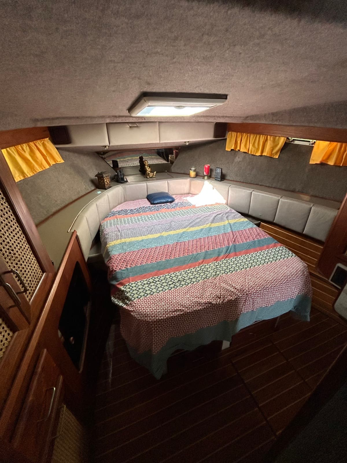 1985 Bayliner 3870 - Photo 16