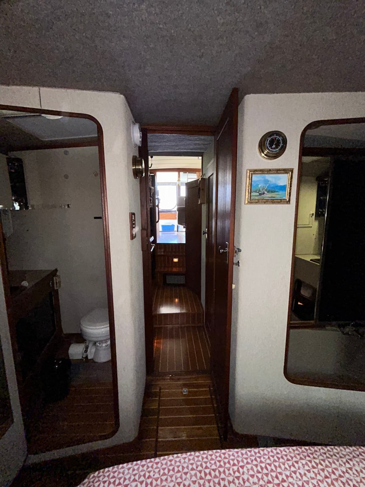 1985 Bayliner 3870 - Photo 22
