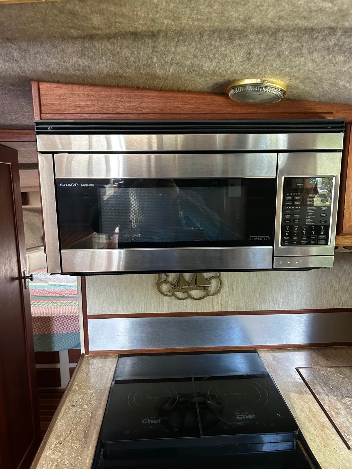 1985 Bayliner 3870 - Photo 12