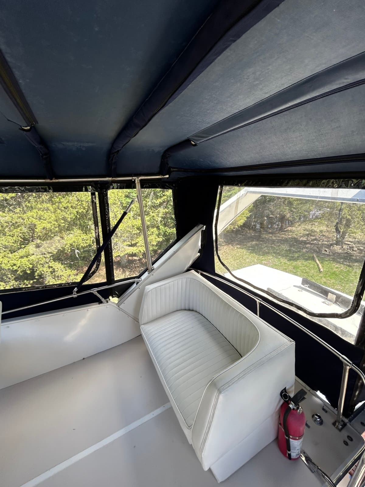1985 Bayliner 3870 - Photo 27