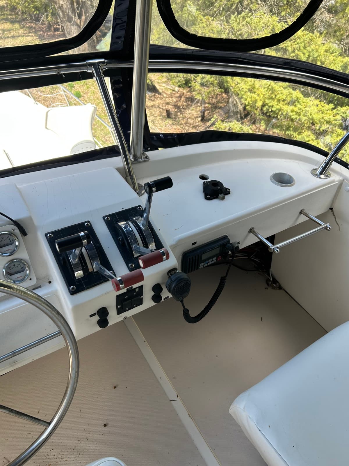 1985 Bayliner 3870 - Photo 24