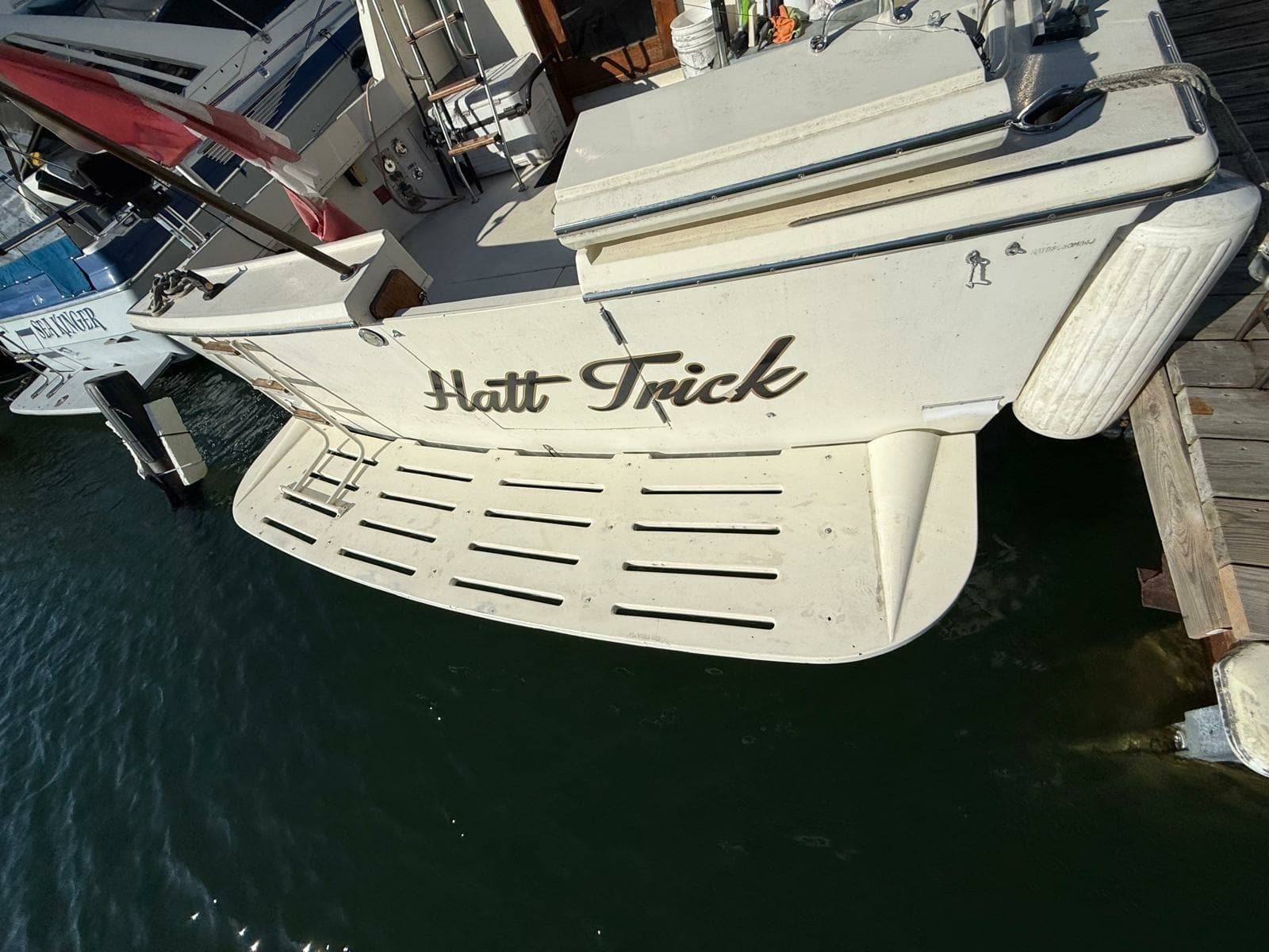 1984 Hatteras 36 Convertible - Photo 14