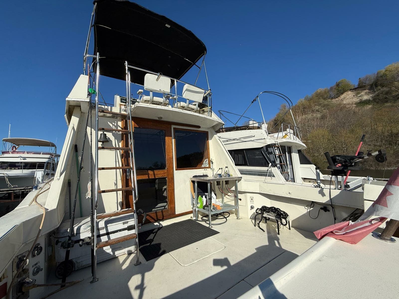 1984 Hatteras 36 Convertible - Photo 17