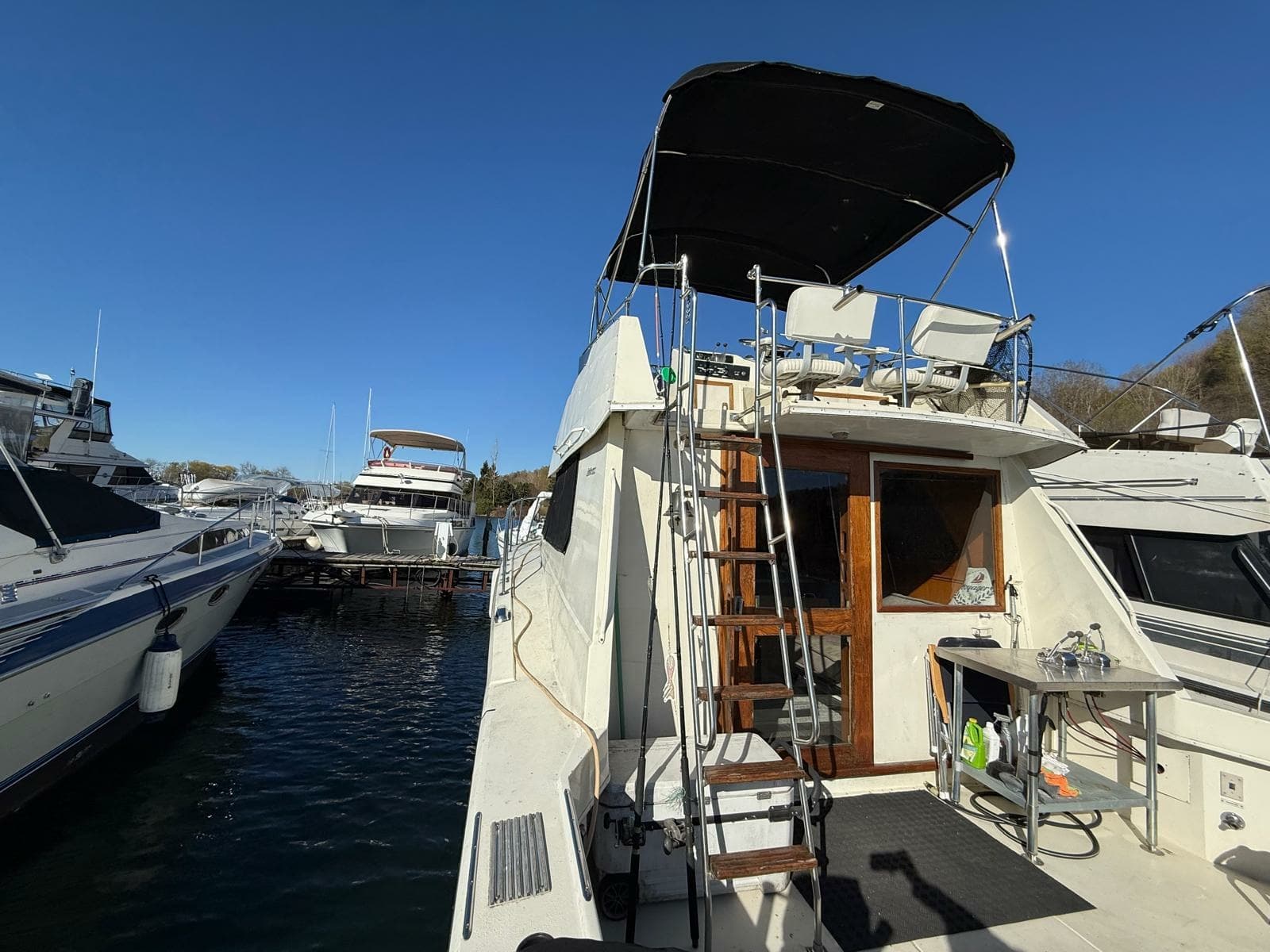 1984 Hatteras 36 Convertible - Photo 26