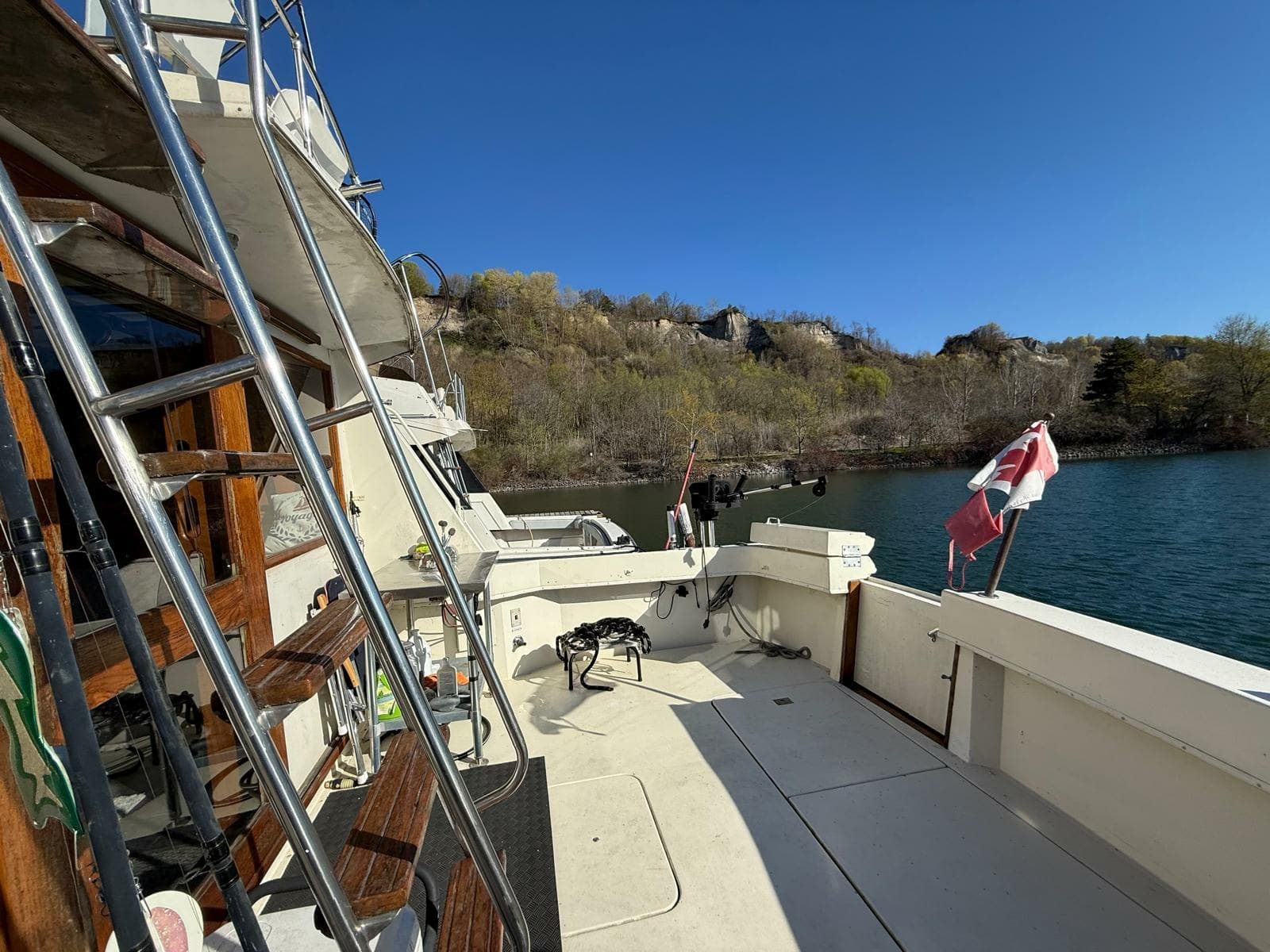 1984 Hatteras 36 Convertible - Photo 20
