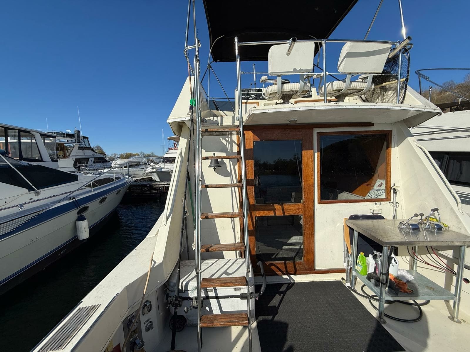 1984 Hatteras 36 Convertible - Photo 19
