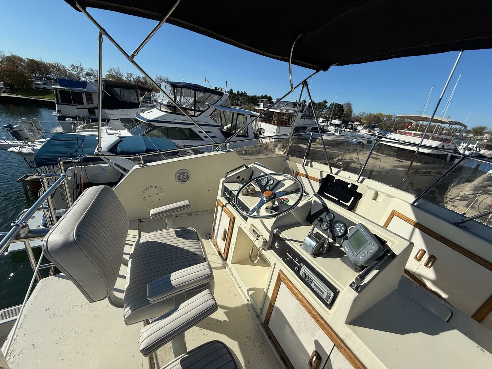 1984 Hatteras 36 Convertible - Photo 30