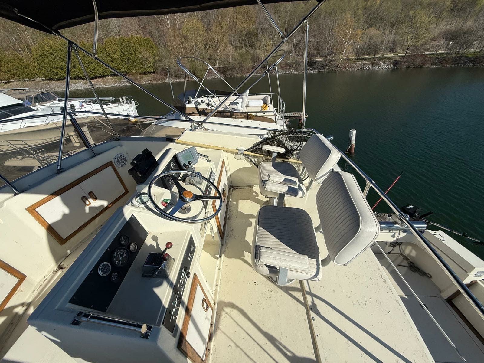 1984 Hatteras 36 Convertible - Photo 28