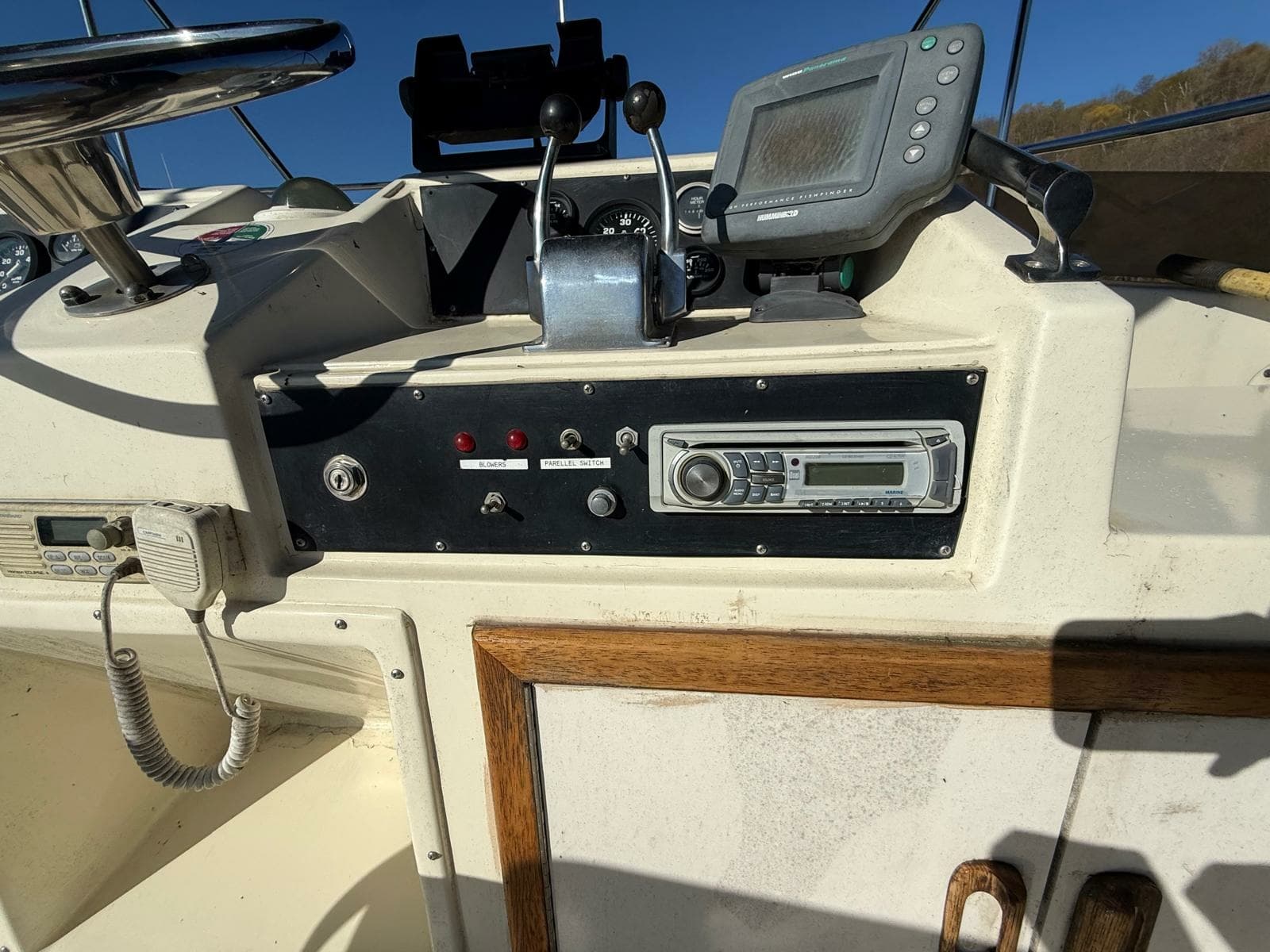 1984 Hatteras 36 Convertible - Photo 40