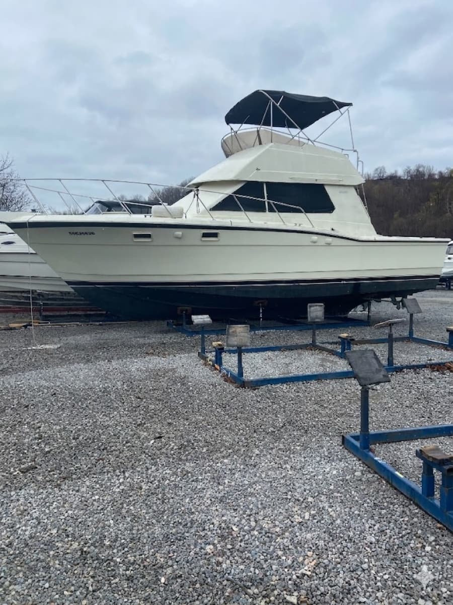 1984 Hatteras 36 Convertible - Photo 3