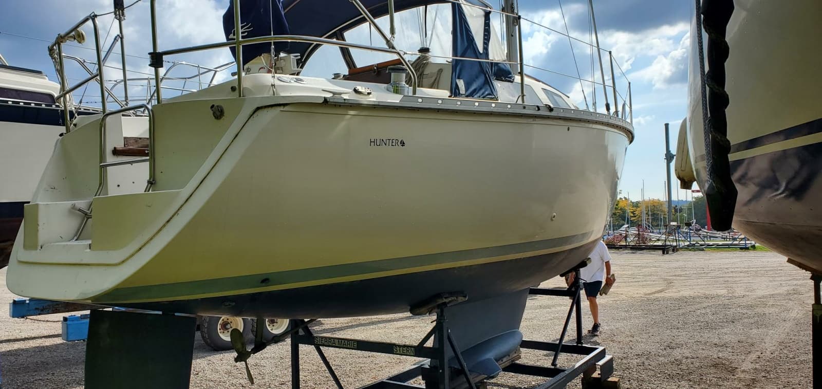1990 Hunter 28 - Photo 47
