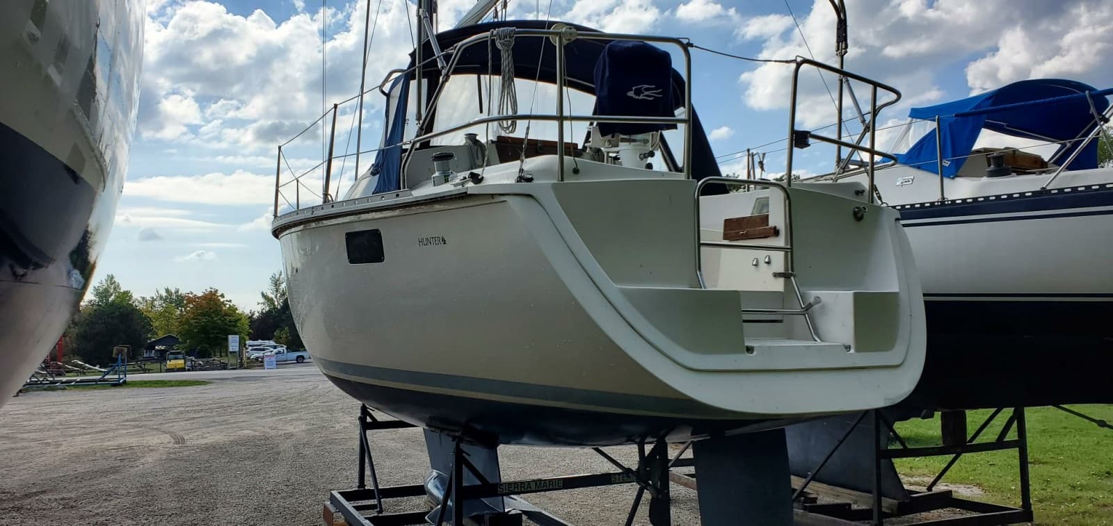 1990 Hunter 28 - Photo 48