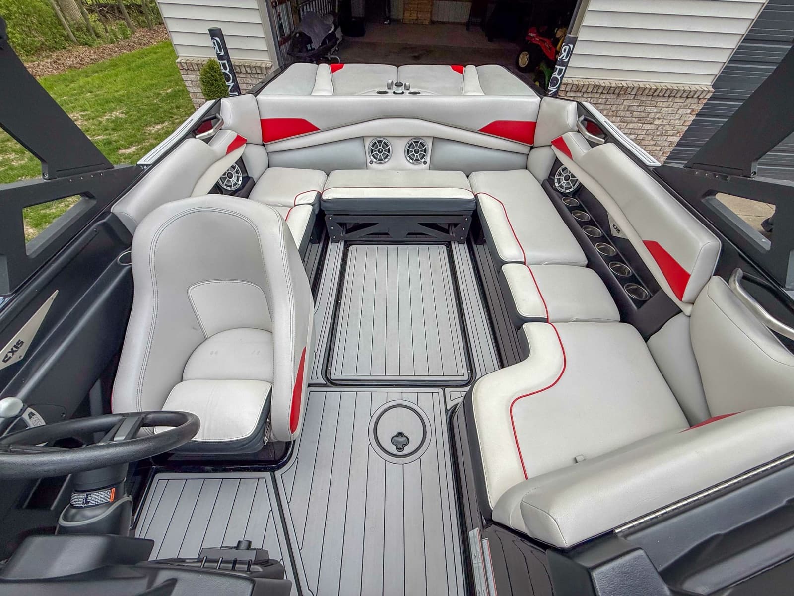 2016 Axis A22 - Photo 16