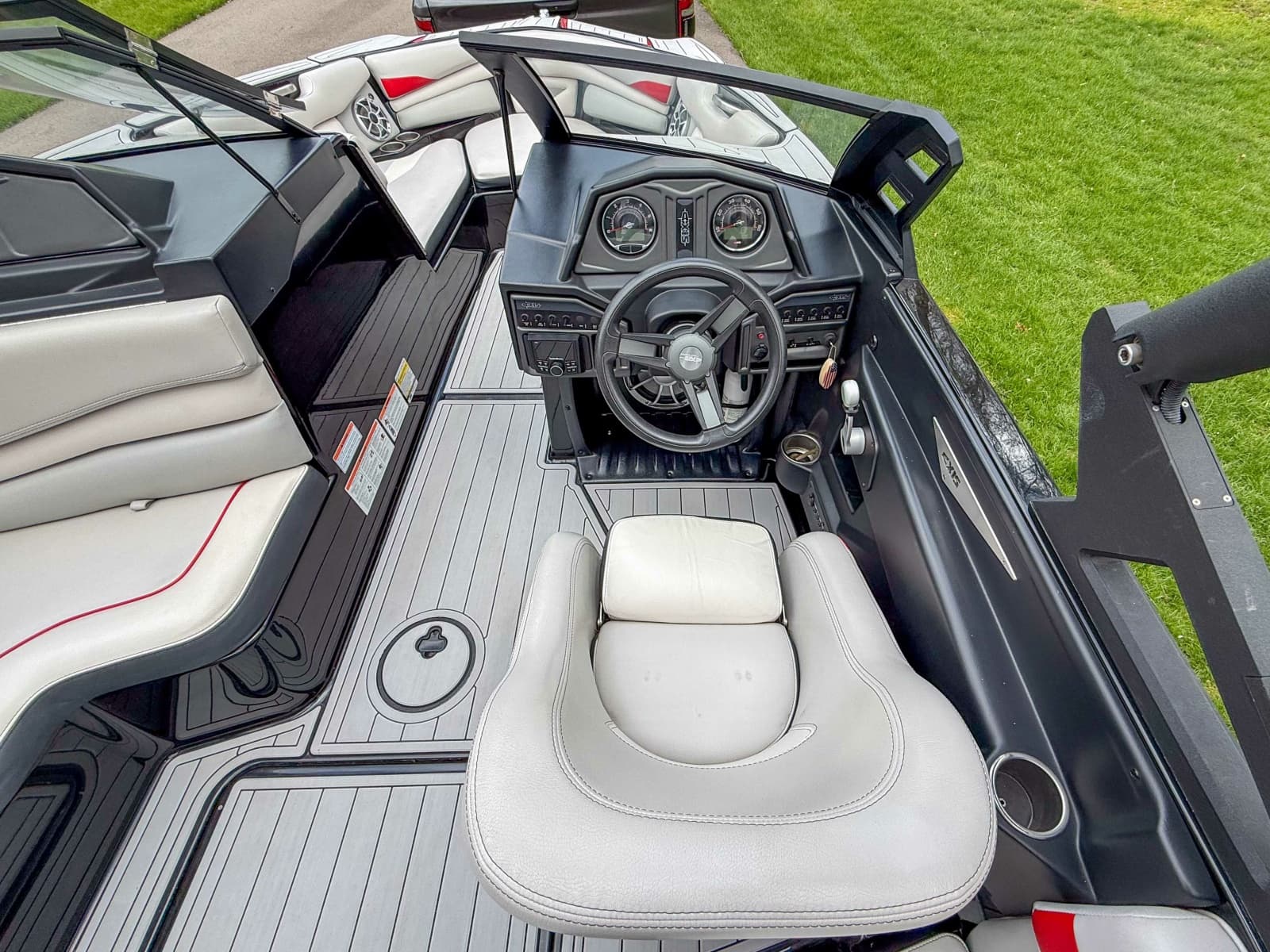 2016 Axis A22 - Photo 18