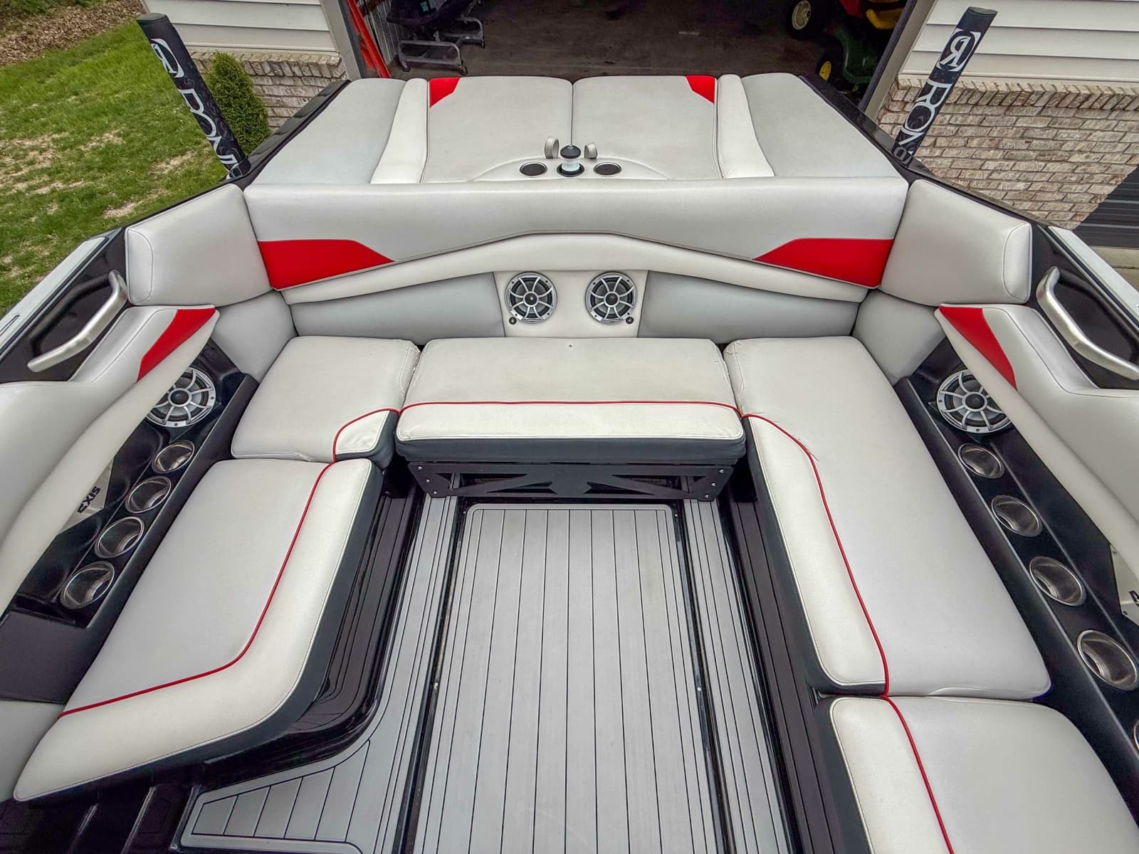 2016 Axis A22 - Photo 17