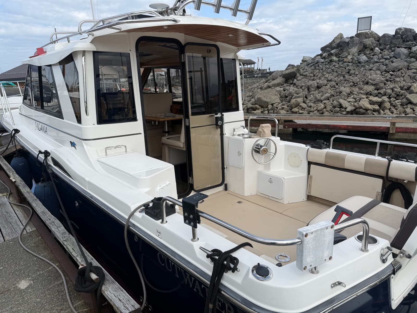 2015 Cutwater C-28 - Photo 5