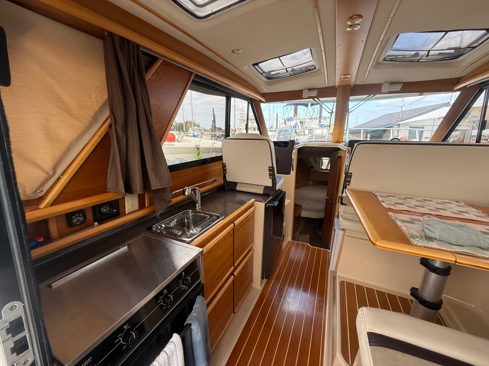 2015 Cutwater C-28 - Photo 13