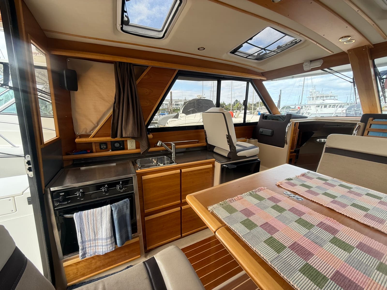 2015 Cutwater C-28 - Photo 23