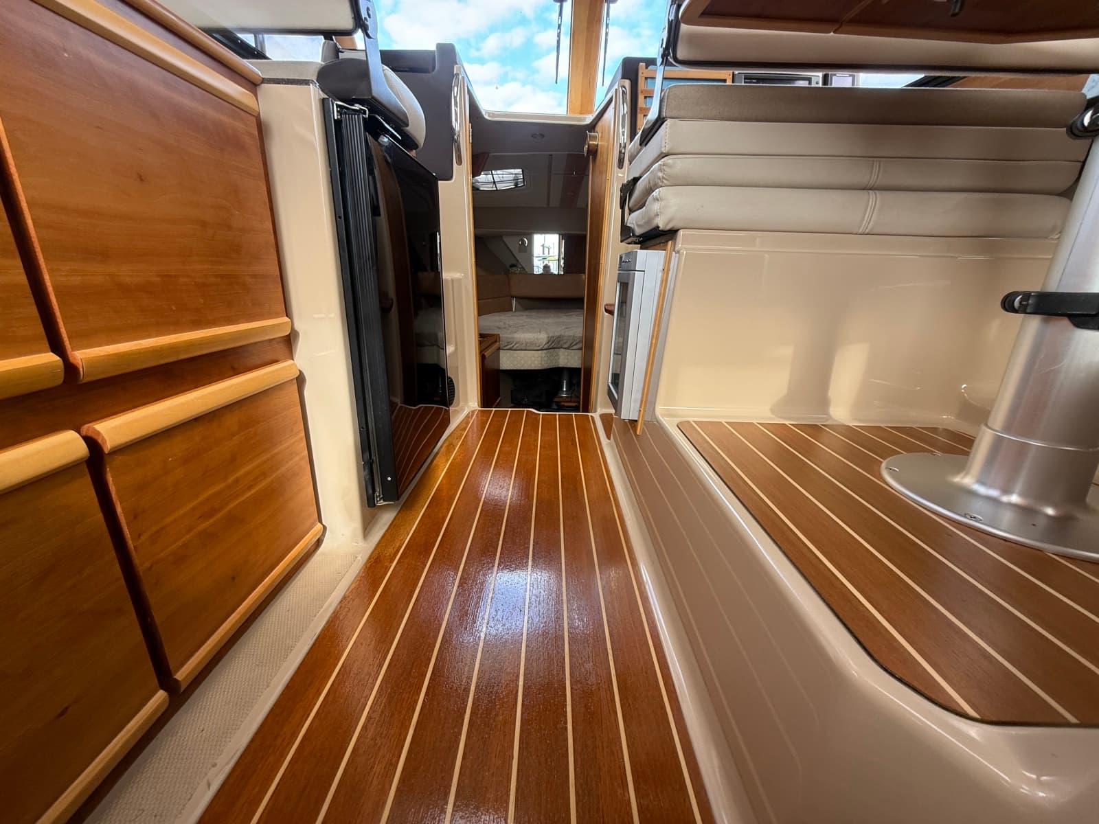 2015 Cutwater C-28 - Photo 29