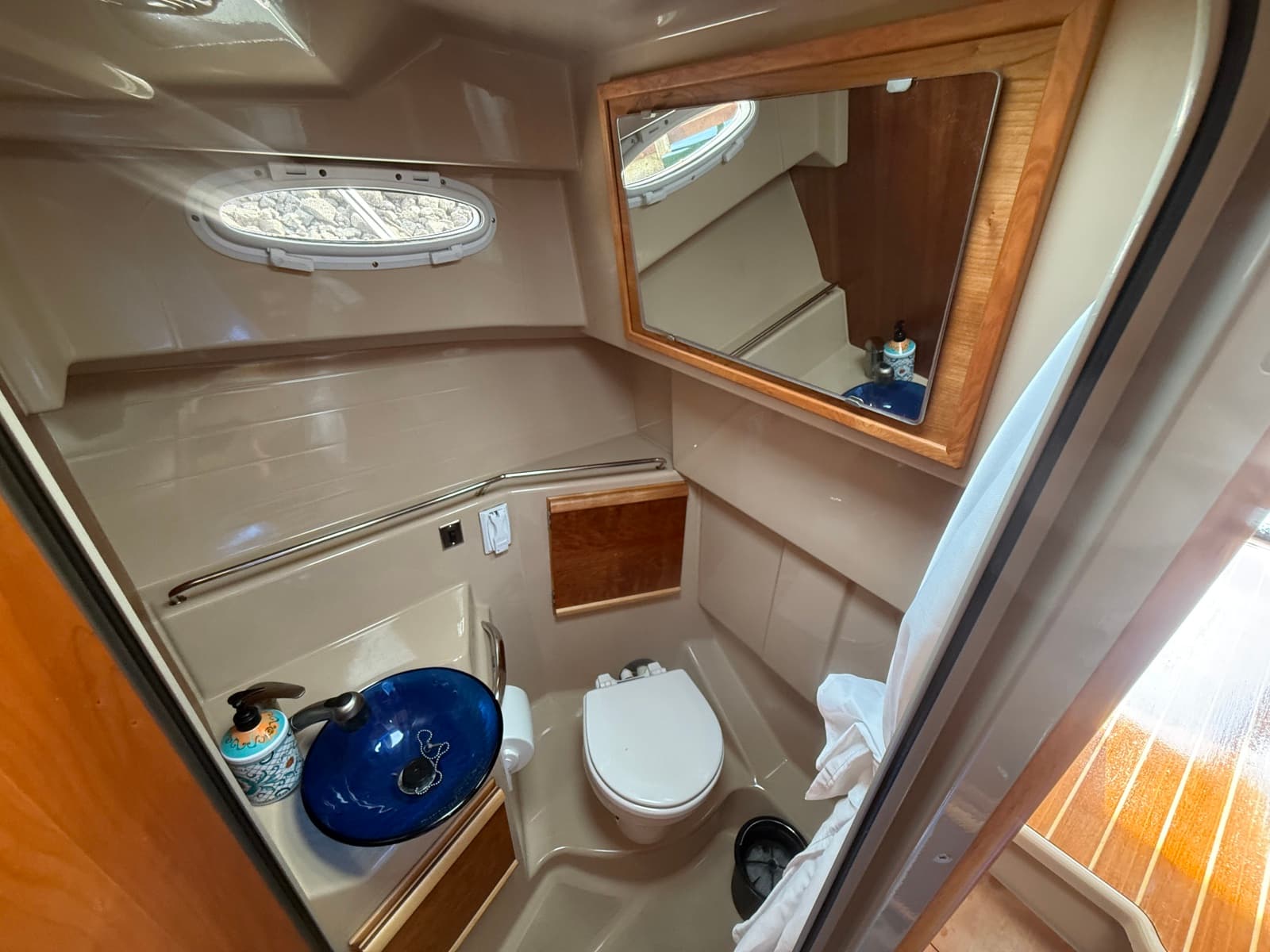 2015 Cutwater C-28 - Photo 37