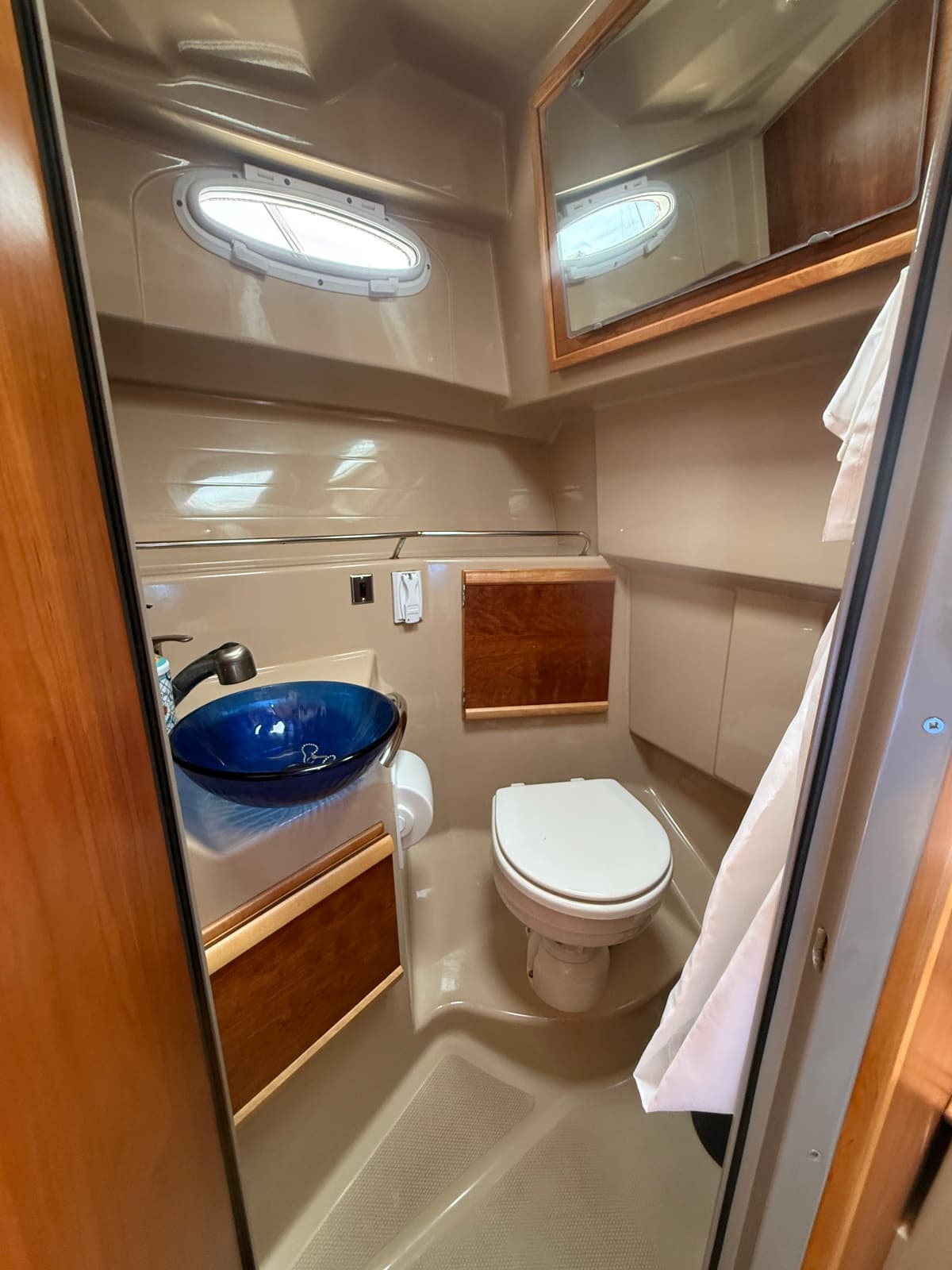 2015 Cutwater C-28 - Photo 38