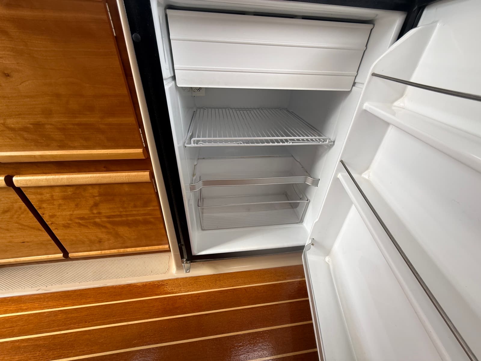 2015 Cutwater C-28 - Photo 44