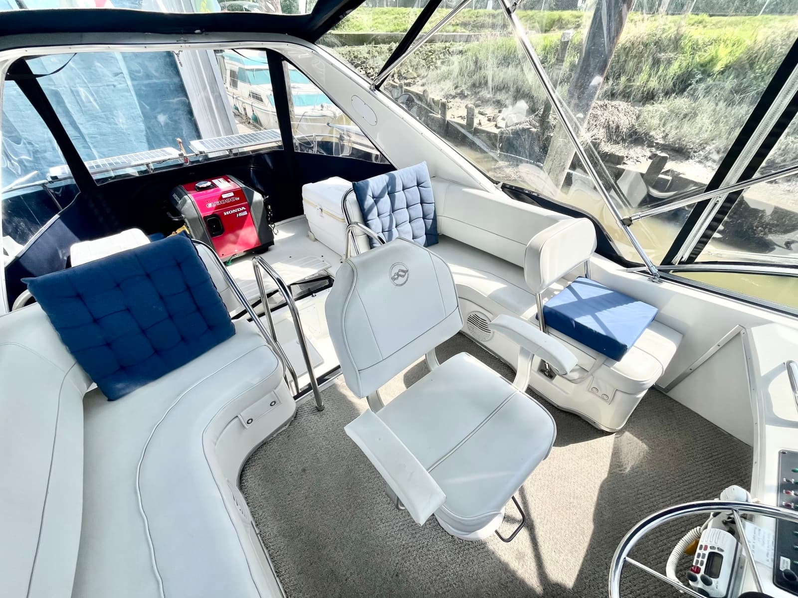 2000 Bayliner 3388 - Photo 27
