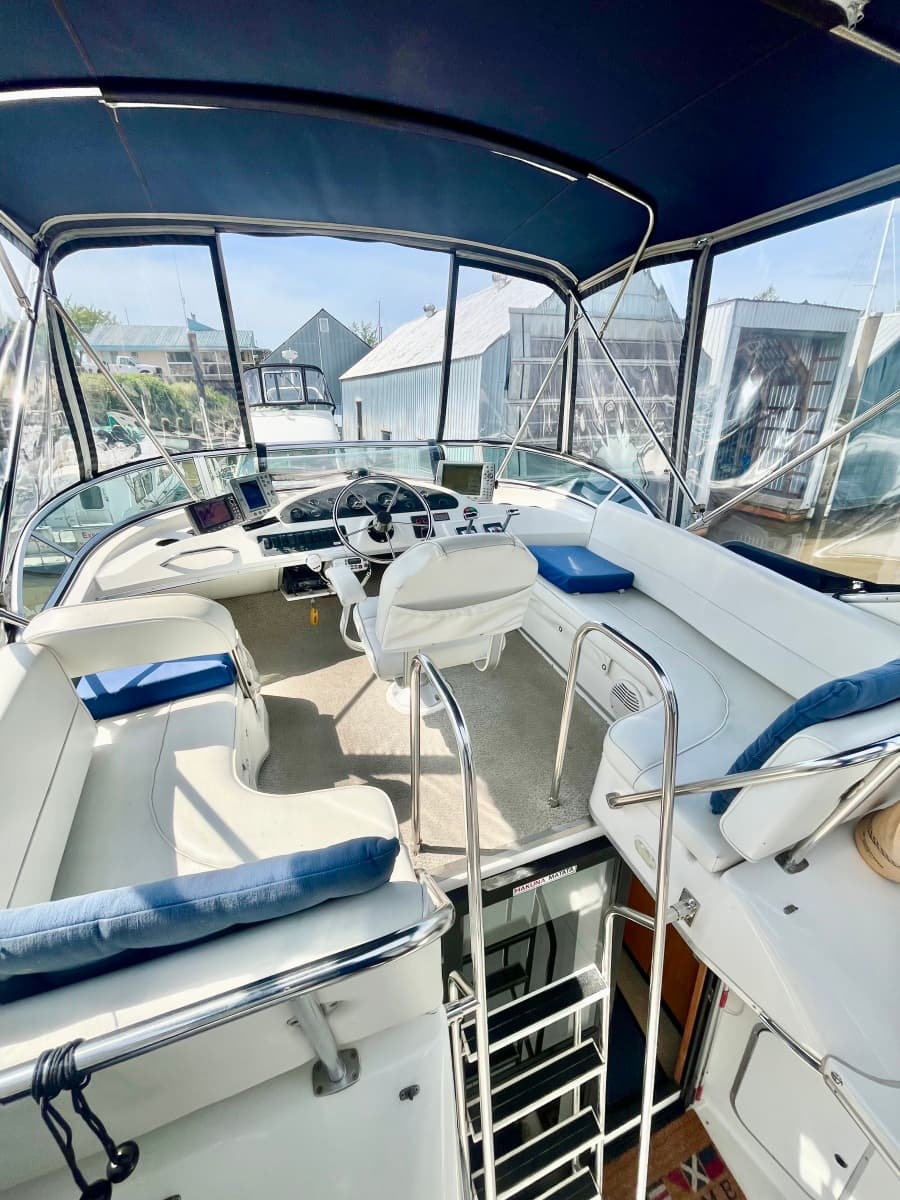 2000 Bayliner 3388 - Photo 24