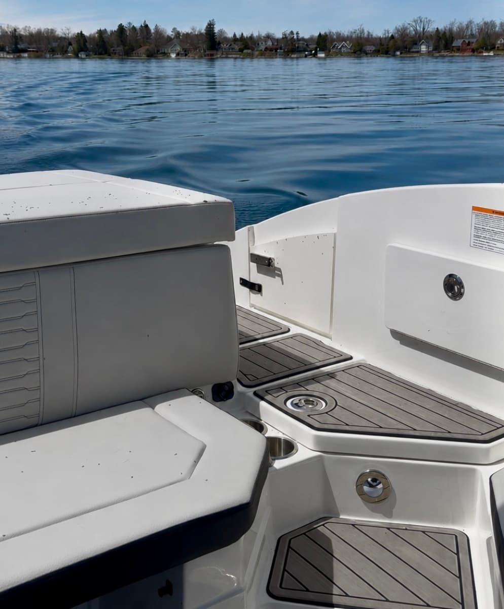 2025 Sea Ray SPX 230 OB - Photo 4