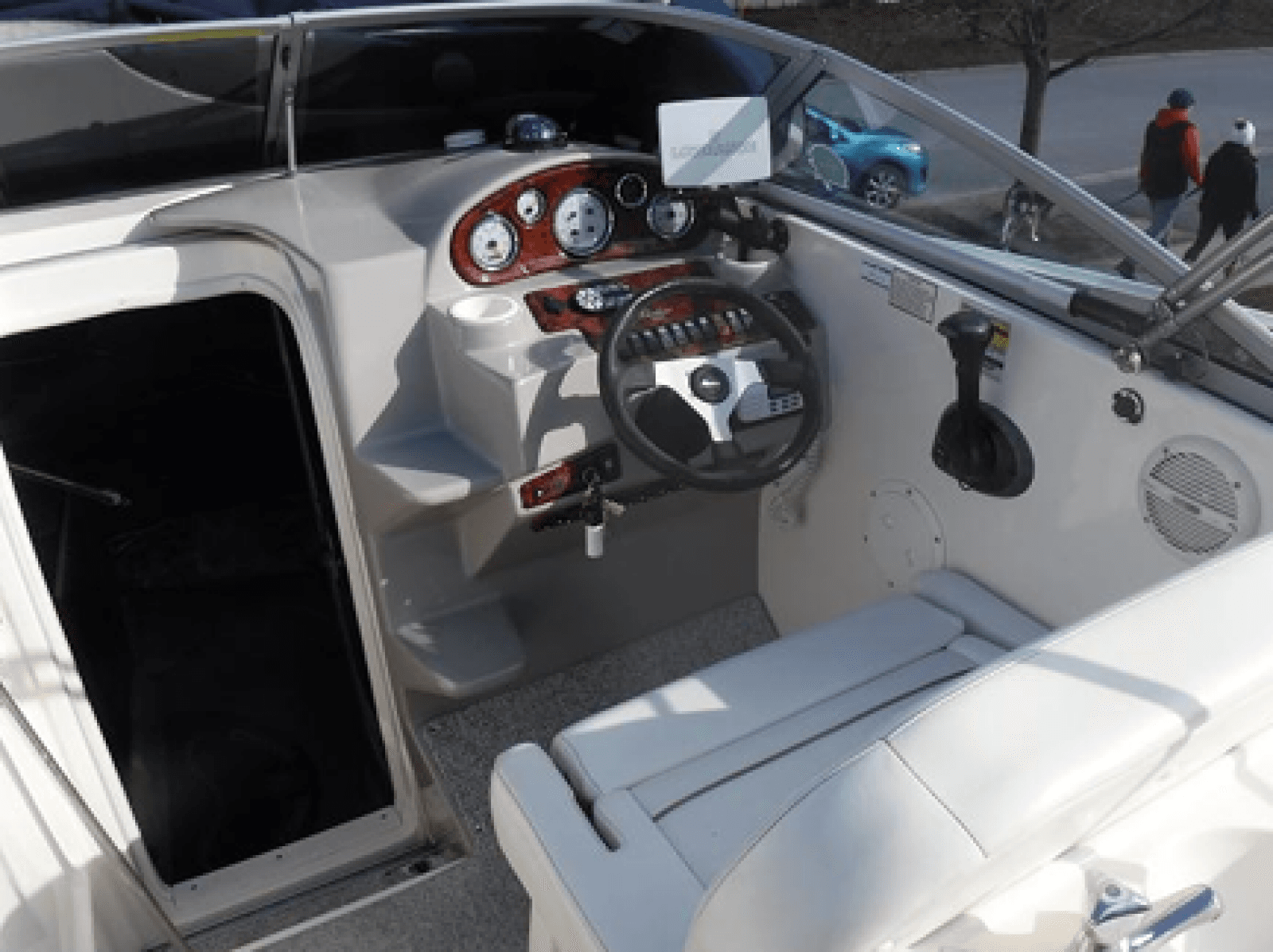 2004 Rinker 250 Fiesta Vee - Photo 8