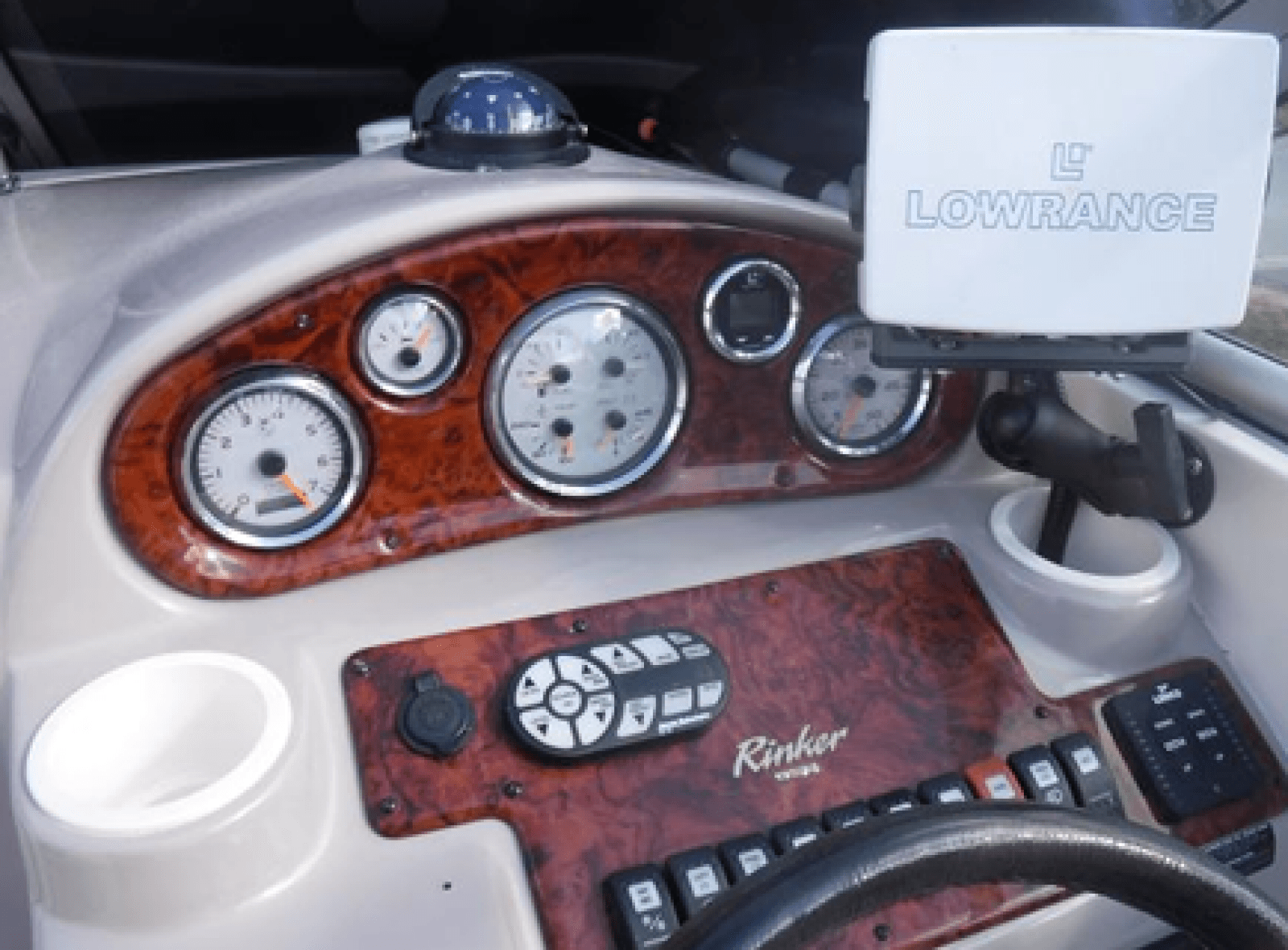 2004 Rinker 250 Fiesta Vee - Photo 32