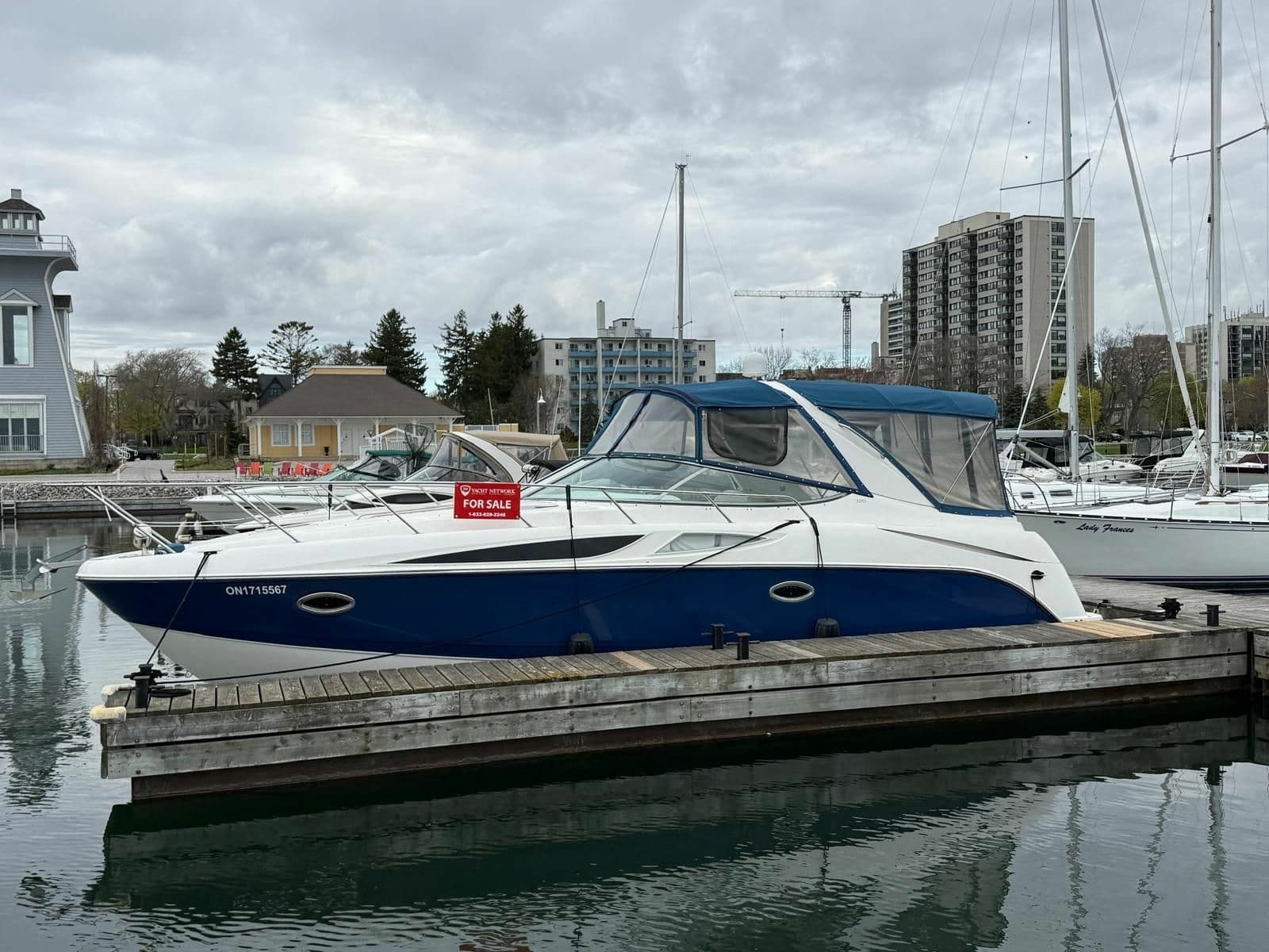 2008 Bayliner 320 Express Cruiser - Photo 2