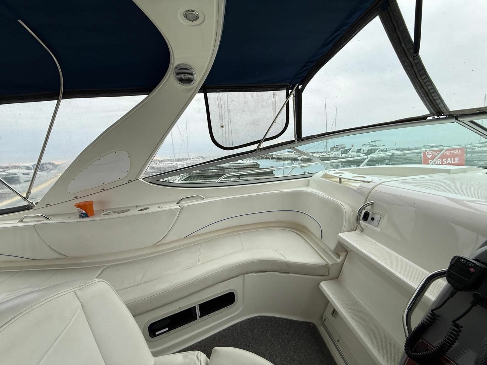 2008 Bayliner 320 Express Cruiser - Photo 9