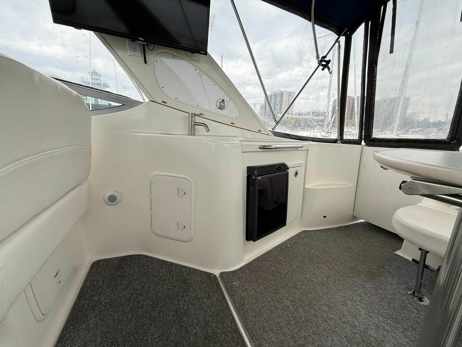2008 Bayliner 320 Express Cruiser - Photo 12