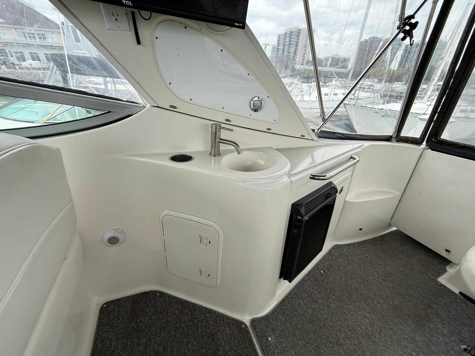 2008 Bayliner 320 Express Cruiser - Photo 13