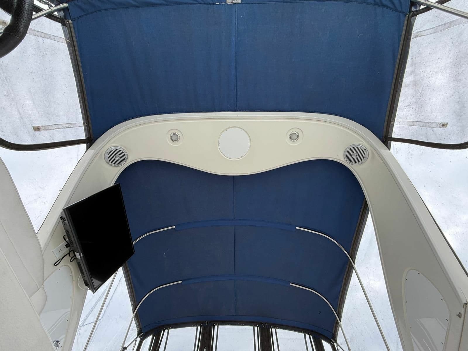 2008 Bayliner 320 Express Cruiser - Photo 14