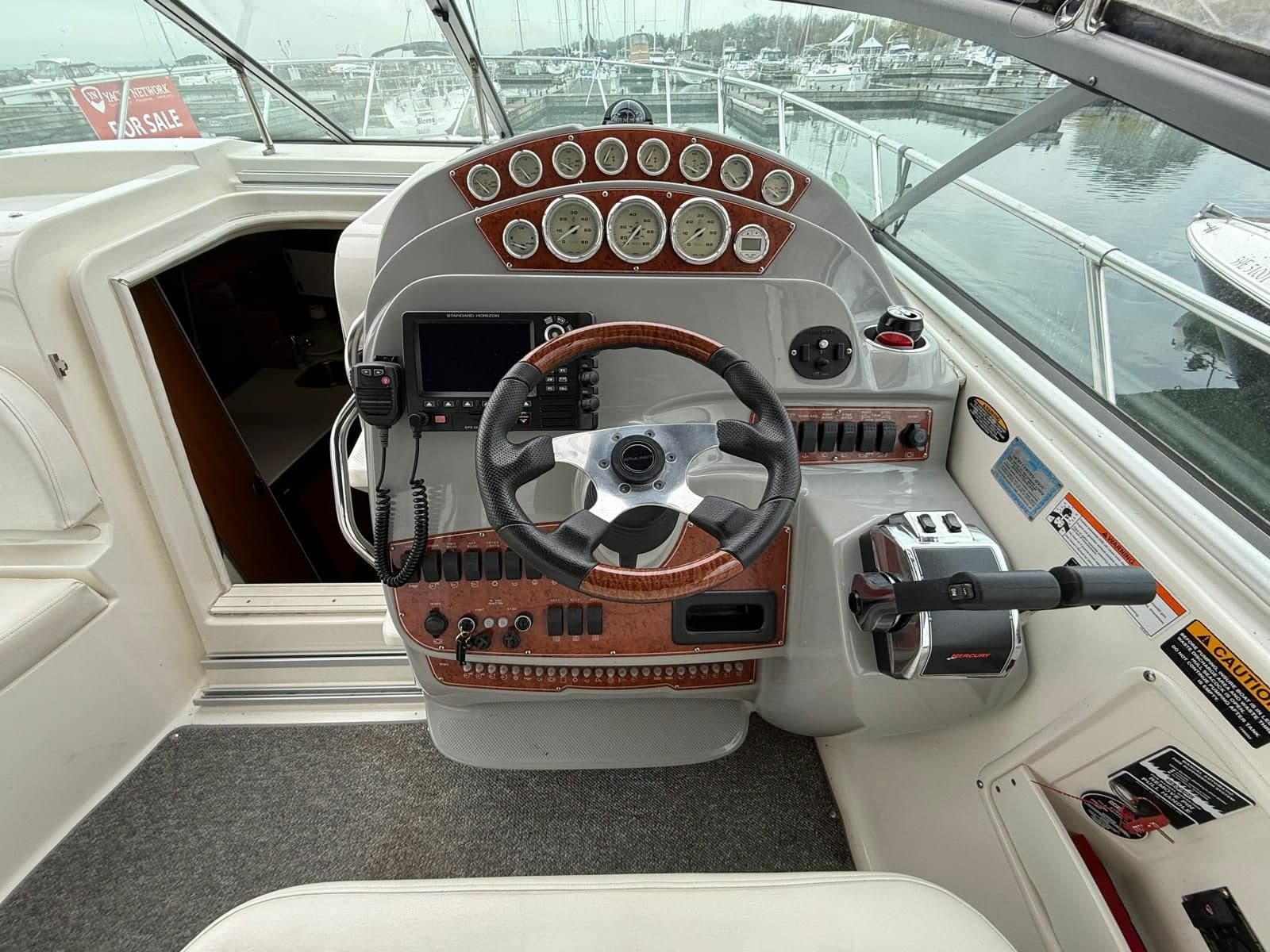 2008 Bayliner 320 Express Cruiser - Photo 18