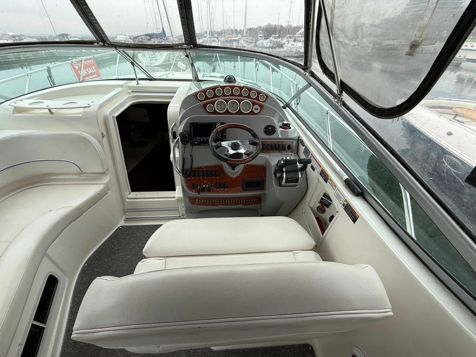 2008 Bayliner 320 Express Cruiser - Photo 17