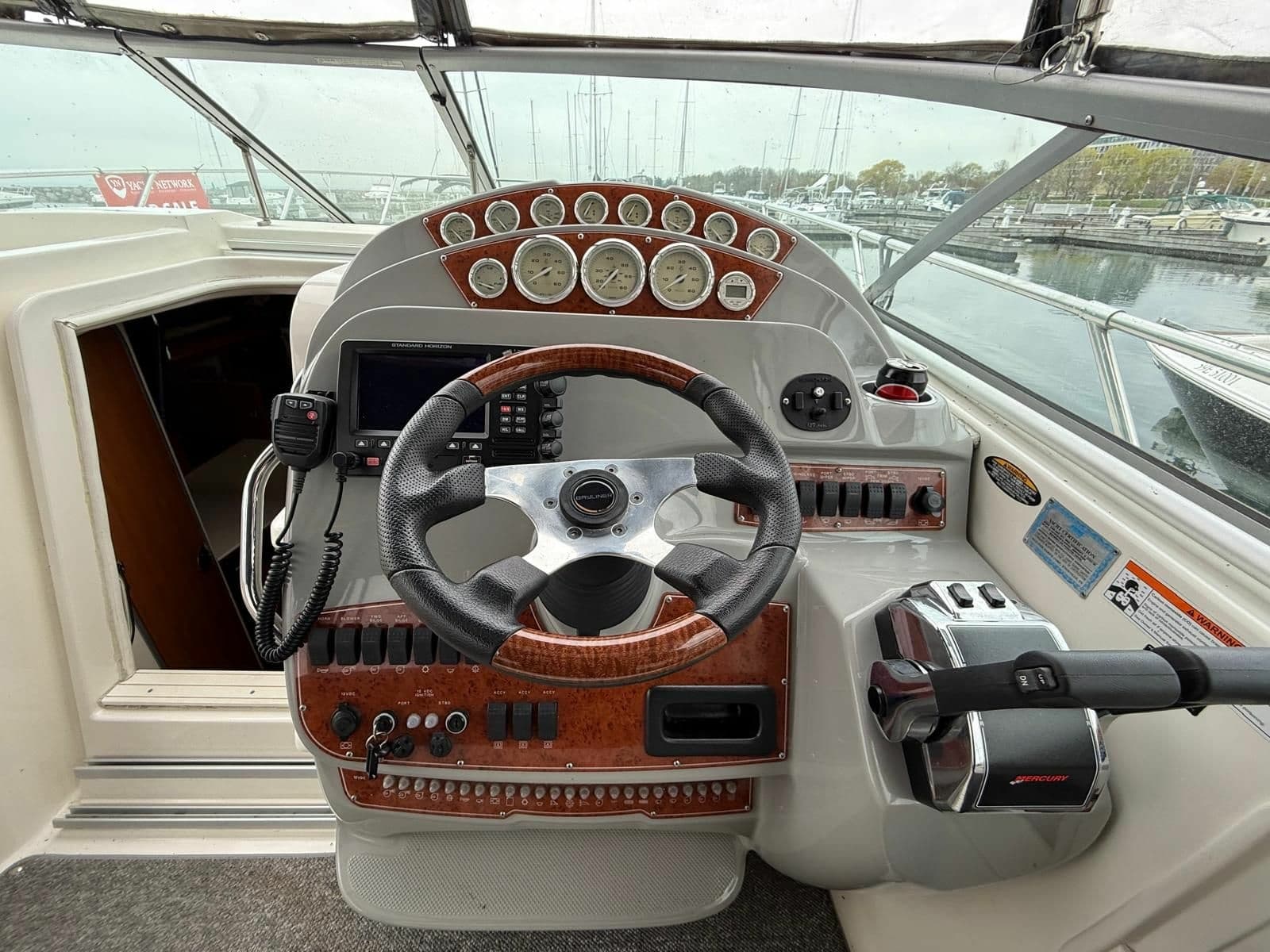 2008 Bayliner 320 Express Cruiser - Photo 19