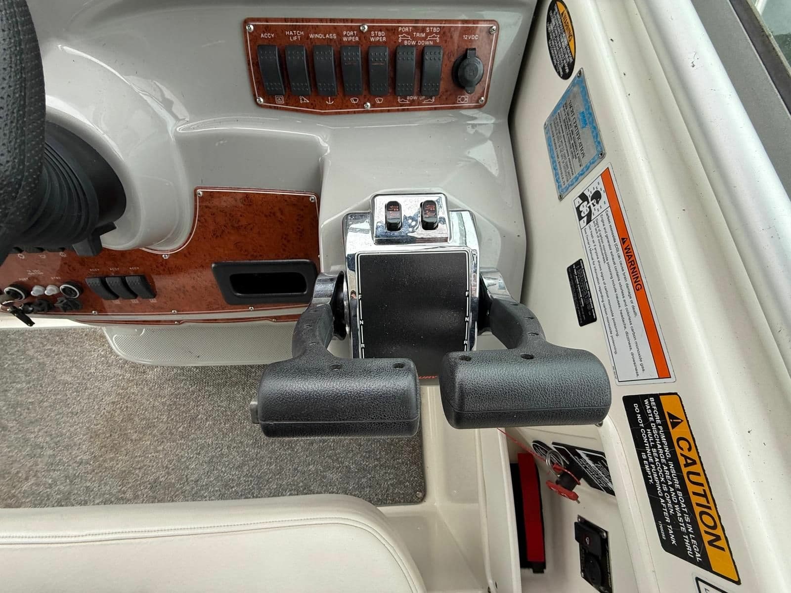 2008 Bayliner 320 Express Cruiser - Photo 27