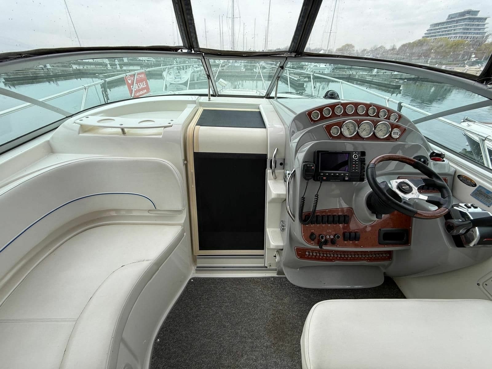 2008 Bayliner 320 Express Cruiser - Photo 29