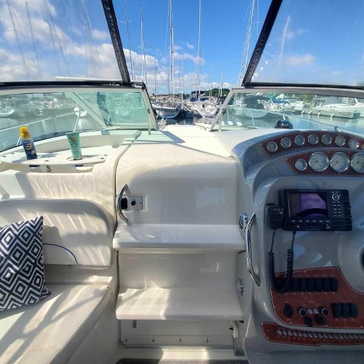 2008 Bayliner 320 Express Cruiser - Photo 30