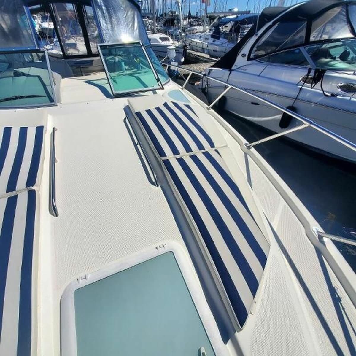 2008 Bayliner 320 Express Cruiser - Photo 33