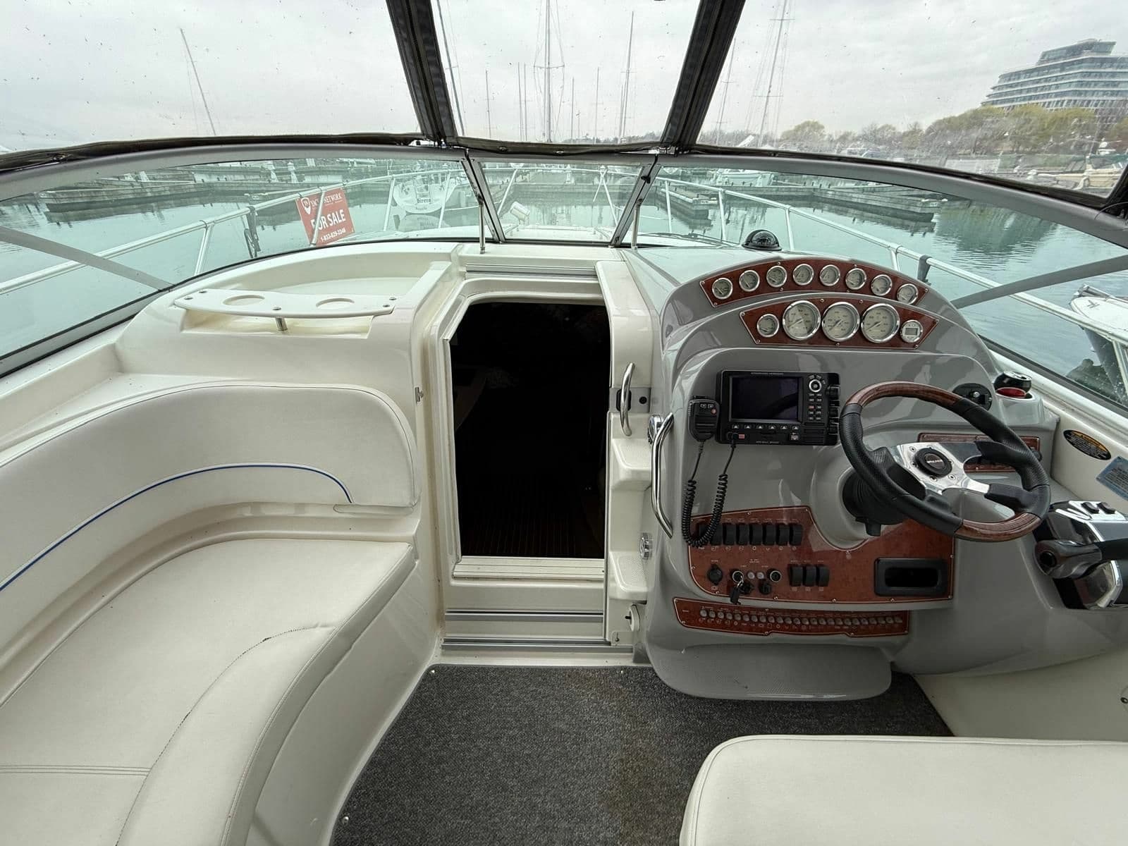 2008 Bayliner 320 Express Cruiser - Photo 37