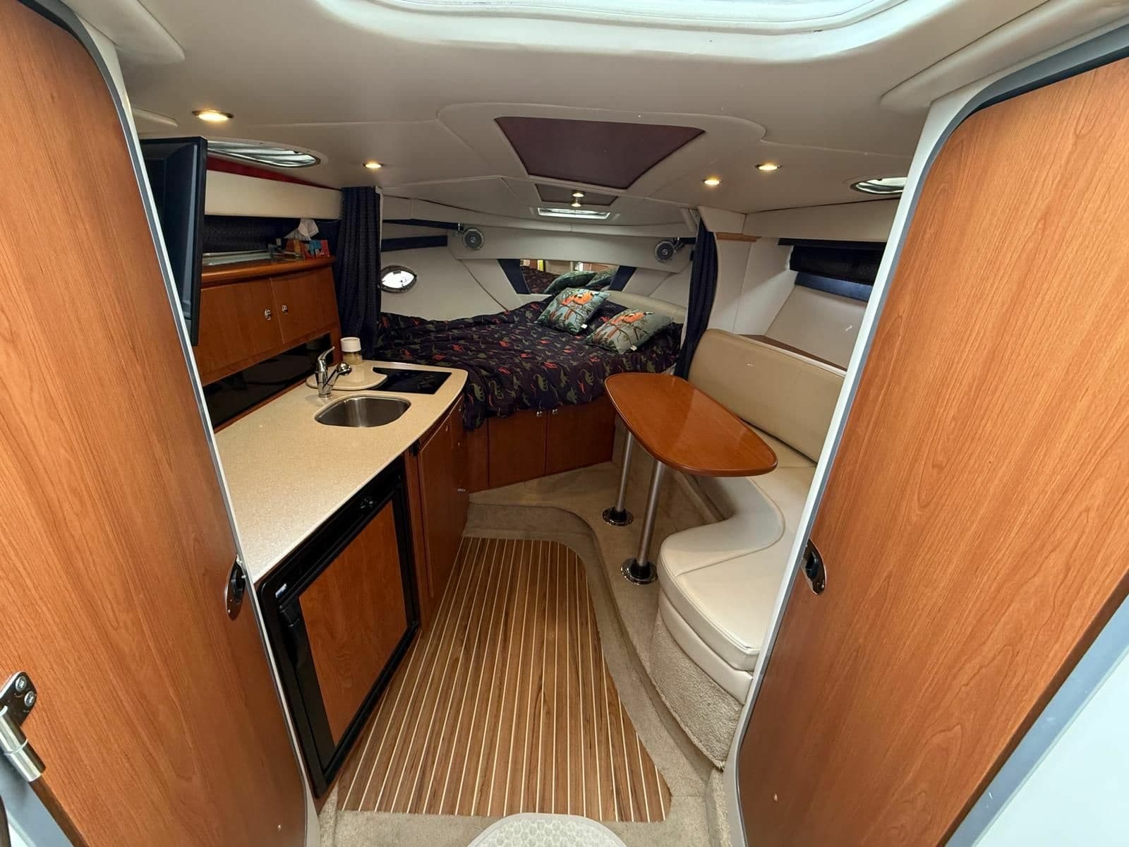 2008 Bayliner 320 Express Cruiser - Photo 38