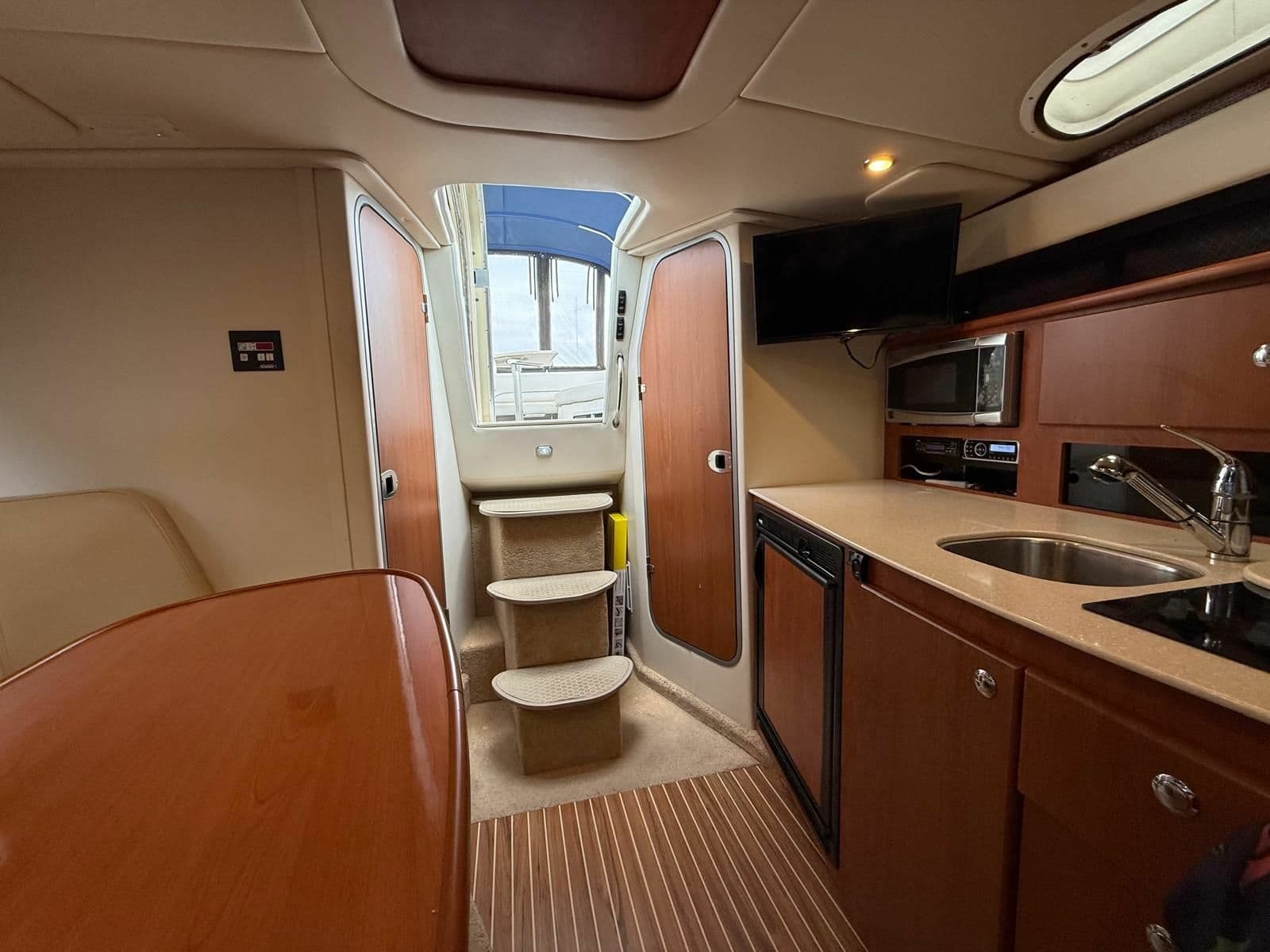 2008 Bayliner 320 Express Cruiser - Photo 46