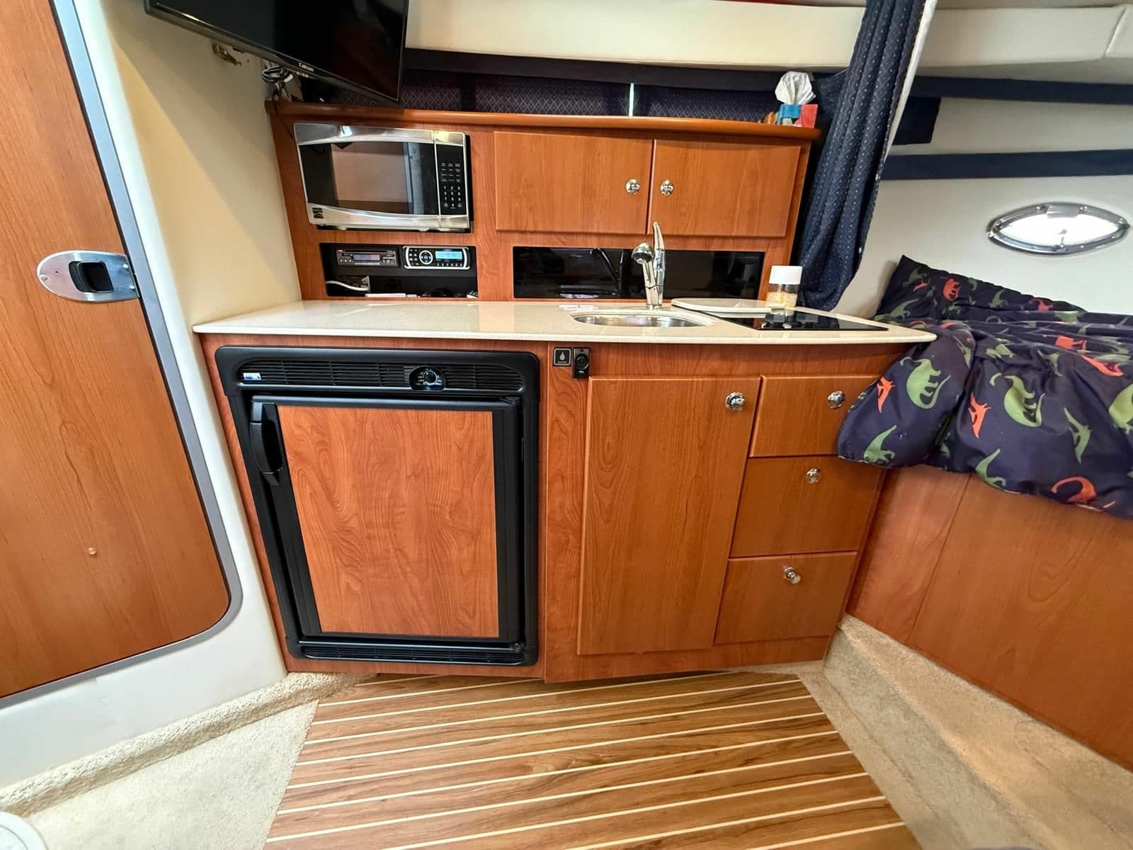 2008 Bayliner 320 Express Cruiser - Photo 48