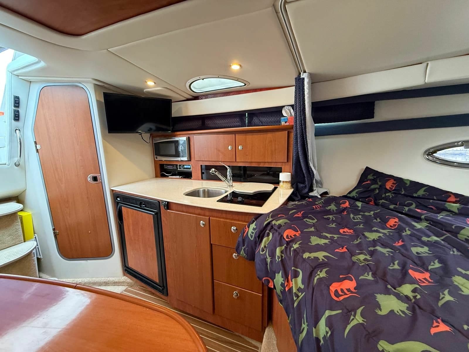 2008 Bayliner 320 Express Cruiser - Photo 49