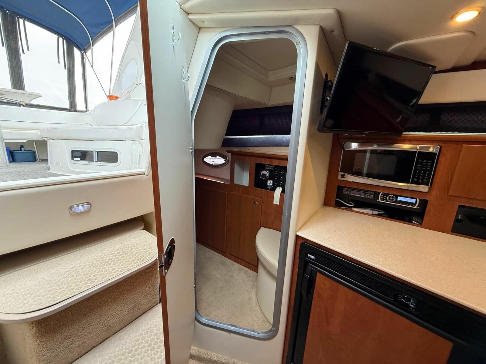 2008 Bayliner 320 Express Cruiser - Photo 59