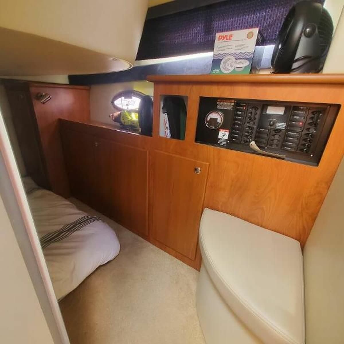 2008 Bayliner 320 Express Cruiser - Photo 60